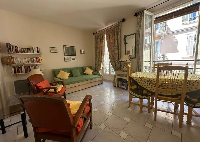 Provencal Charm, Croisette & Palais Steps Away