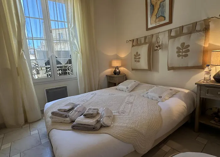 Daire Provencal Charm, Croisette & Palais Steps Away