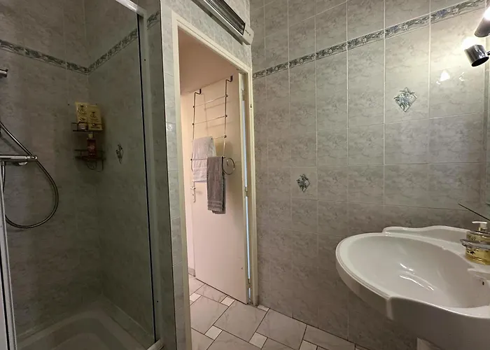 Provencal Charm, Croisette & Palais Steps Away Daire