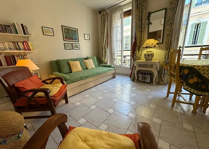 Daire Provencal Charm, Croisette & Palais Steps Away *