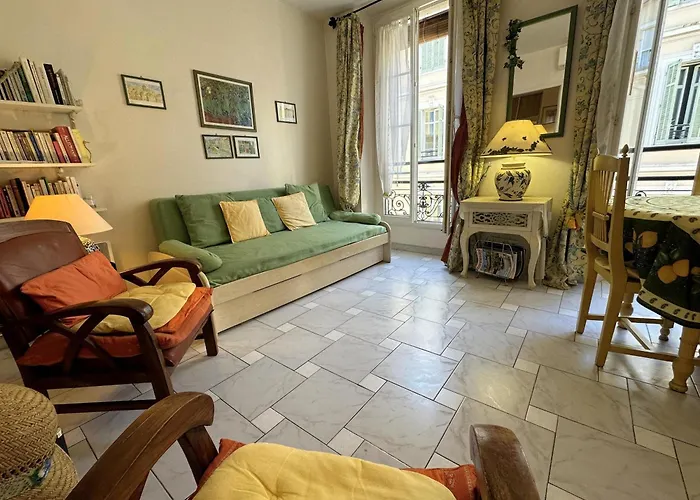 Provencal Charm, Croisette & Palais Steps Away Cannes