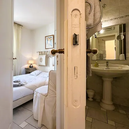 Provencal Apartment - Walk To Beach And Palais Apartment Cannes