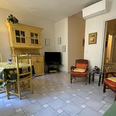 Apartment Provencal Apartment - Walk To Beach And Palais Cannes